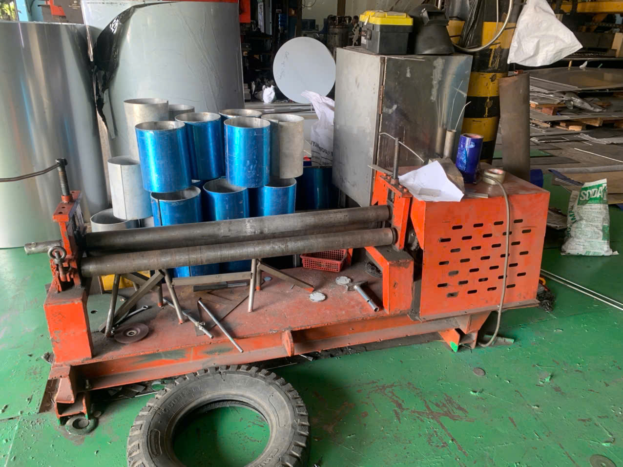 Plate rolling machine 2.jpg